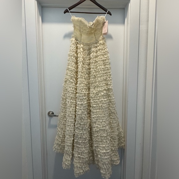 LOVESHACKFANCY STRAPLESS RUFFLE BEACH WEDDING DRESS SIZE 2 - Picture 9 of 13